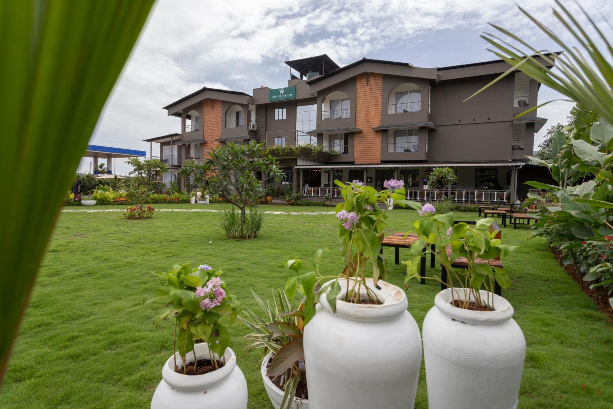 Stone Wood Hotel Amboli Amboli  Εξωτερικό φωτογραφία